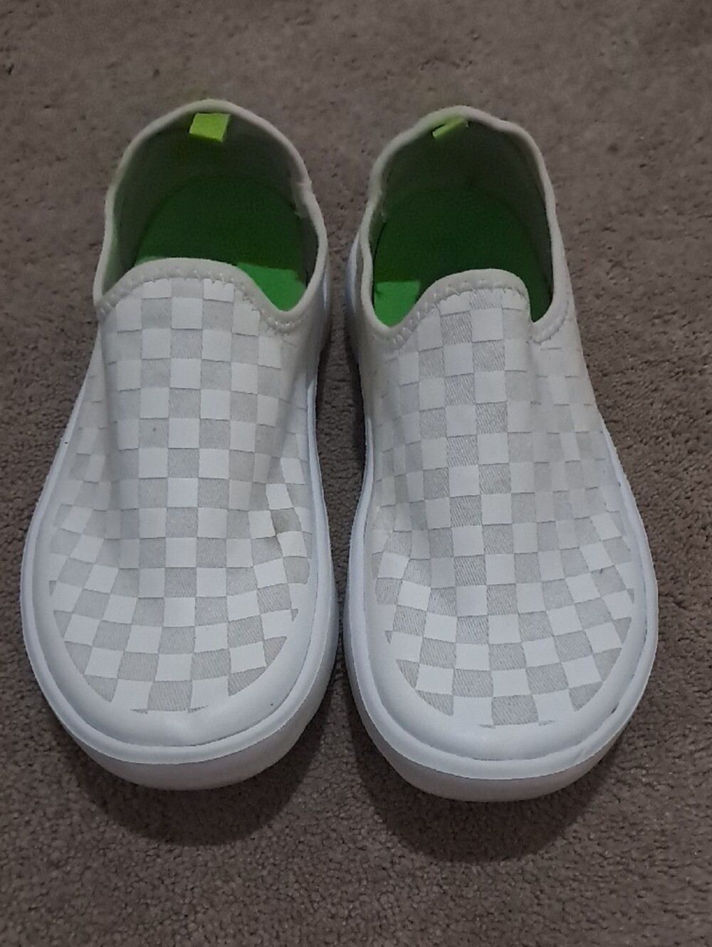 OOFOS White Checkered Slip-On Athletic Shoes with Green Insole - Picture 3 of 4